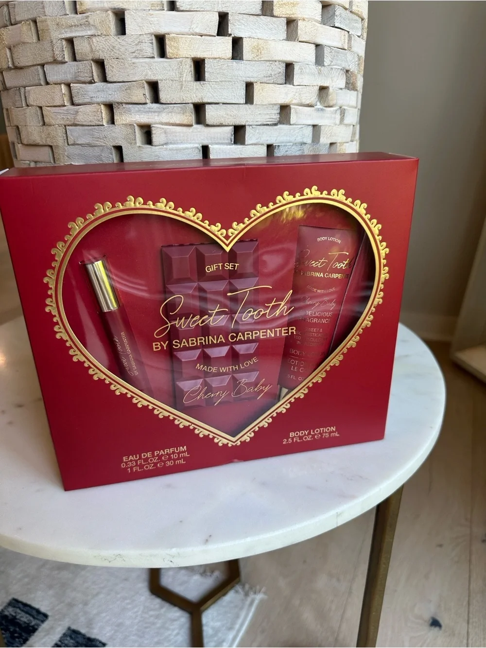 Sweet Tooth by Sabrina Carpenter Gift Set - Red & Gold $58 MSRP